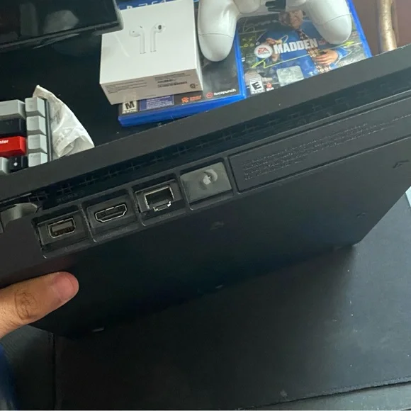 Ps4 slim bundle with controllers and games